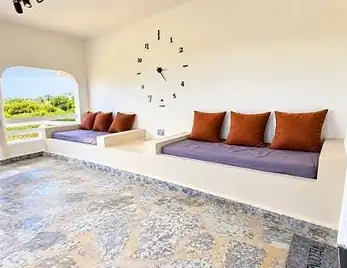 Roberto House
